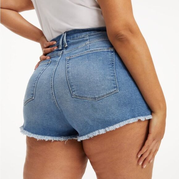 Good American Good Curve Denim Shorts Distressed High Rise Size 24 (4XL) NWT - Picture 5 of 16